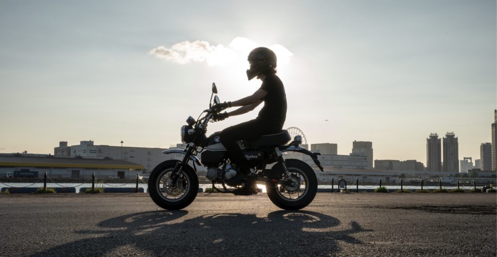 モンキー125と夕日