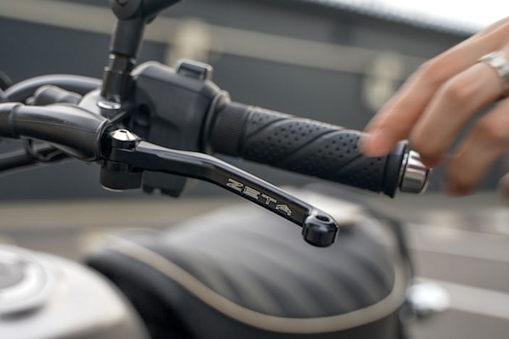 zetaのスポーツレバーモンキー125用