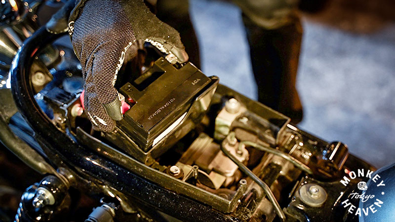 モンキー125バッテリー交換