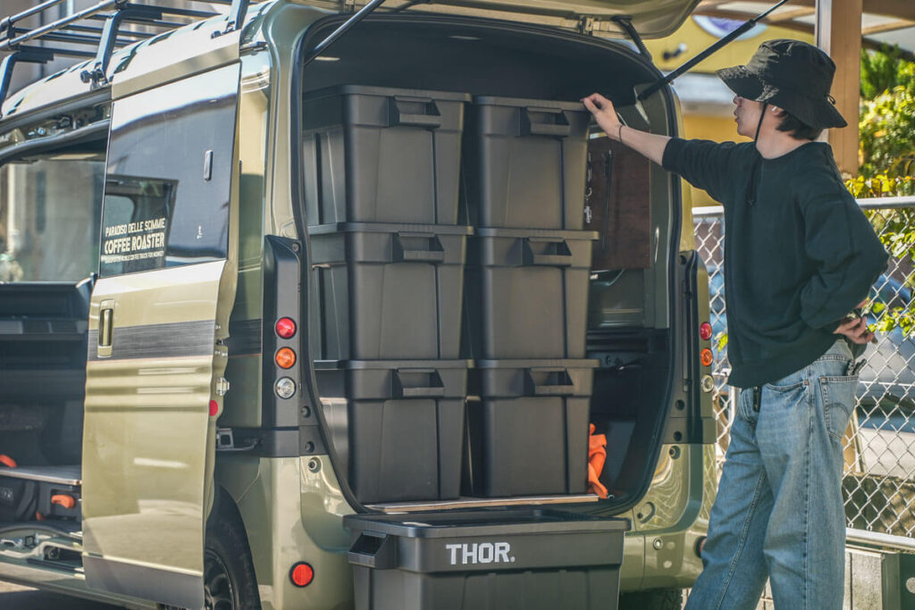 THORコンテナが車に積まれている