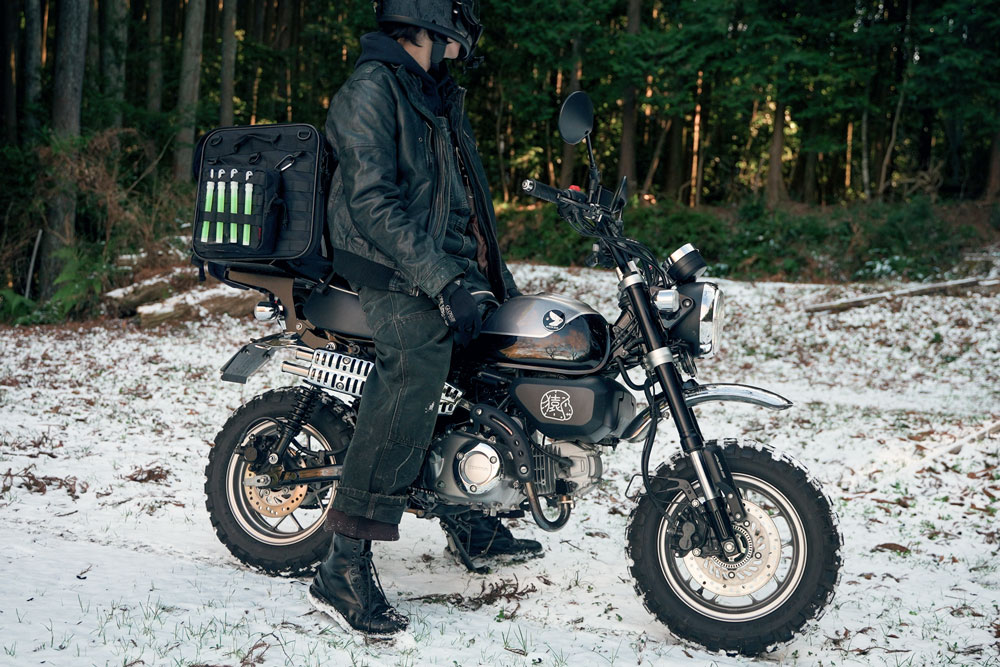 モンキー125に大型シートバッグでキャンプ